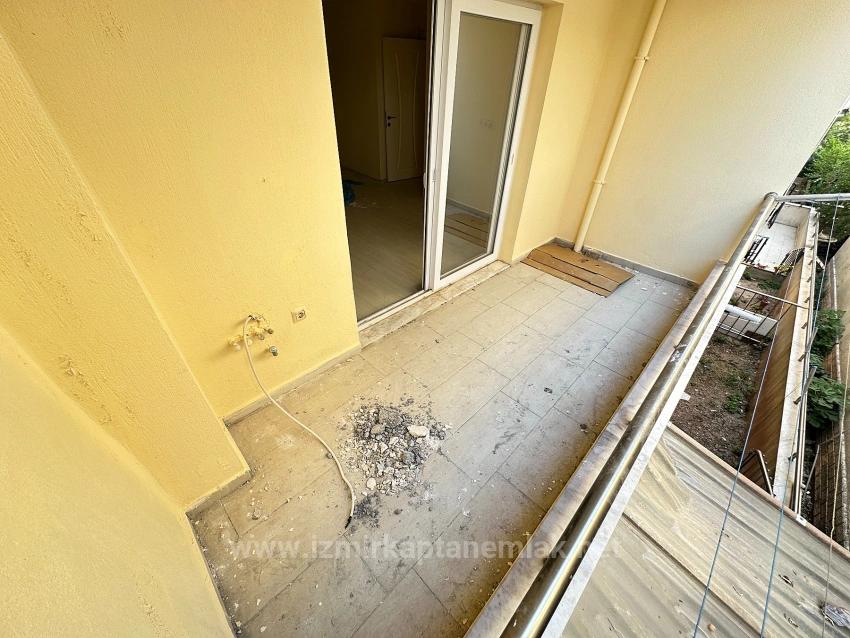 Квартира 2+1 На Продажу В Районе Сеферихисар-Уркмез, В Центре Города, В 150 Метрах От Пляжа