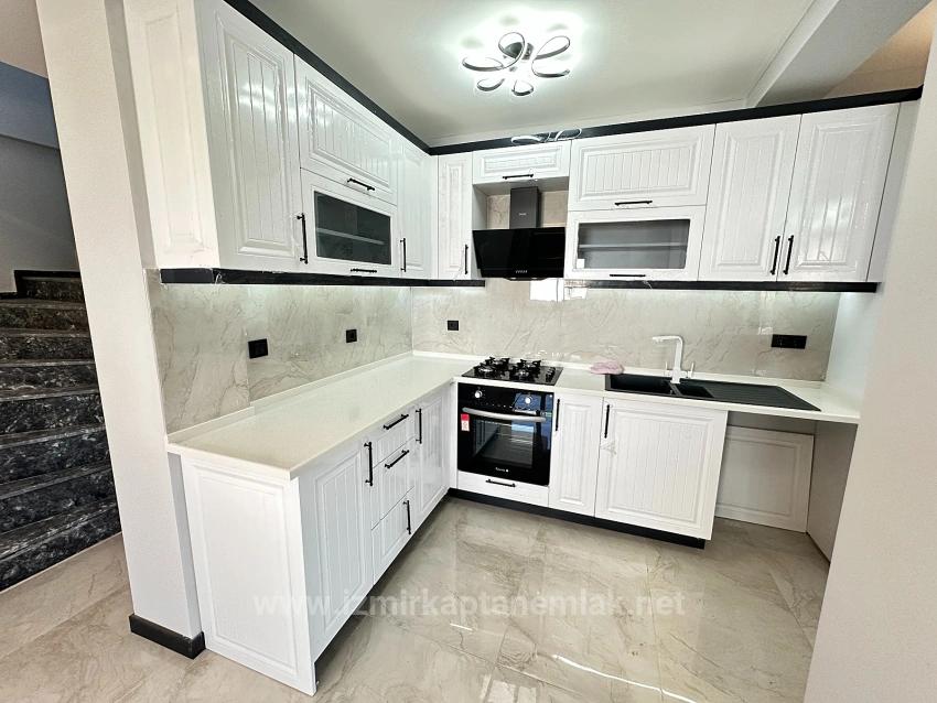 Независимая Роскошная Вилла 3+1 С Садом Площадью 210 М2 На Продажу В Сеферихисар Доганбей