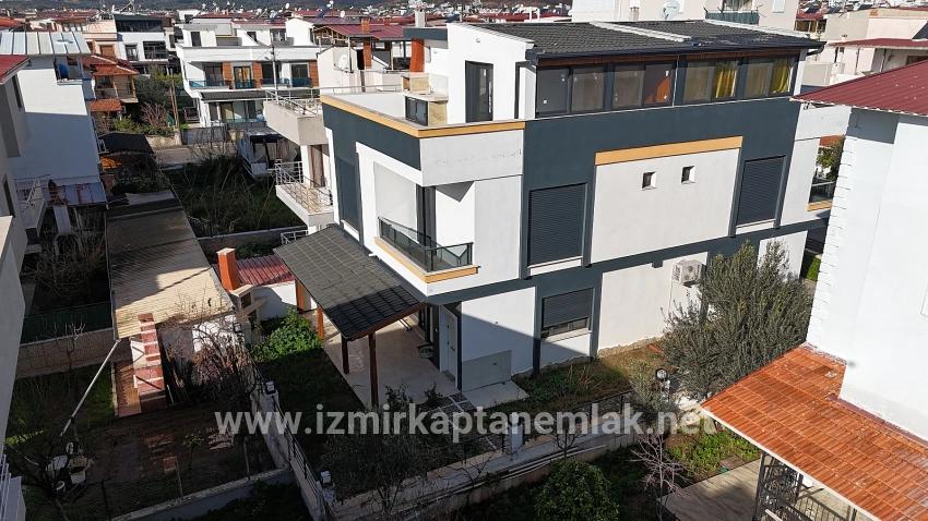 Для продажи Летний 3+1 в Payamlı Seferihisar Doğanbey - 160 m²