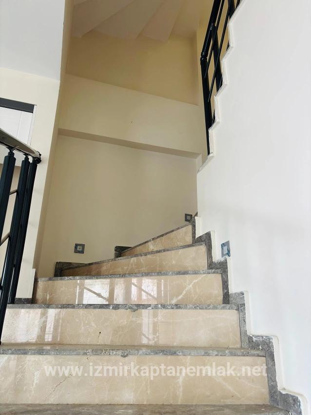 Для продажи Летний 3+1 в Payamlı Seferihisar Doğanbey - 160 m²