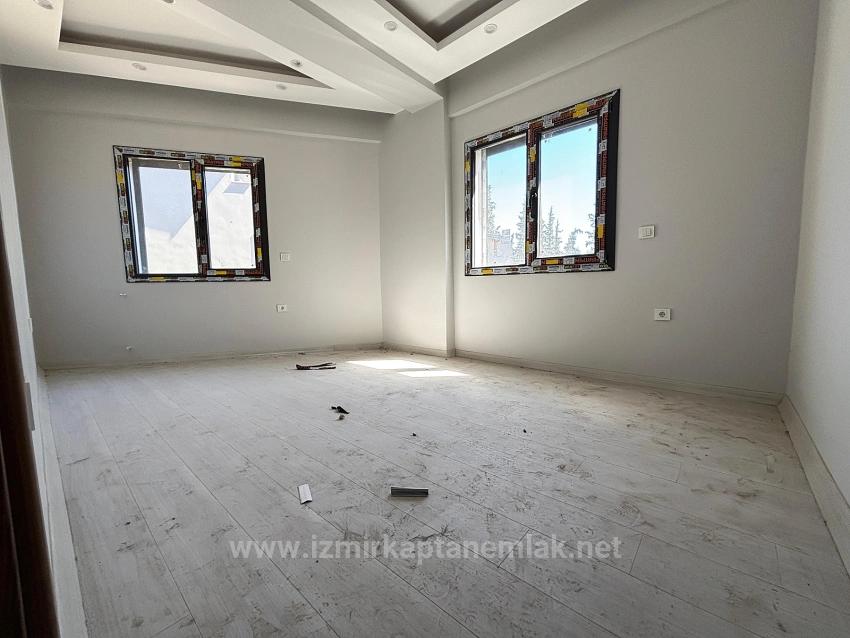 Вилла 3+1 На Продажу В Мендерес-Оздере, В Центре Города, С Садом И Отдельной Кухней