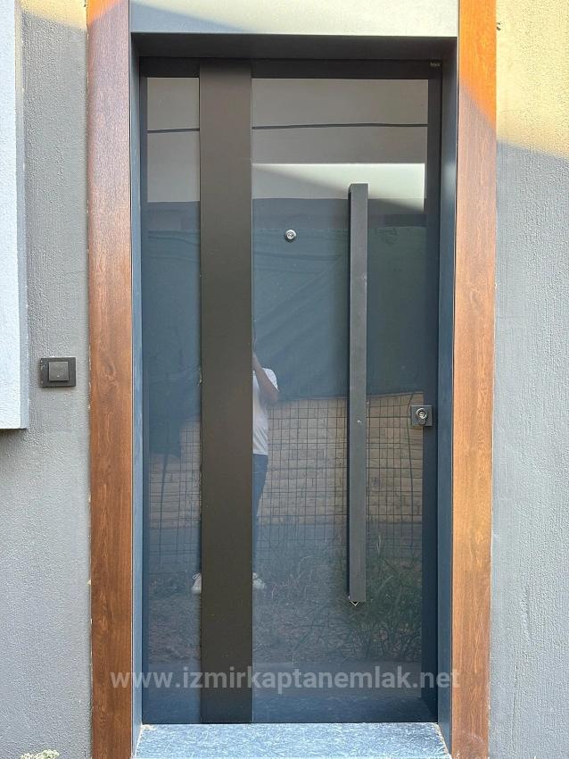 Вилла 2+1 На Продажу В Мендерес-Оздере, В 100 Метрах От Пляжа, С Большим Садом