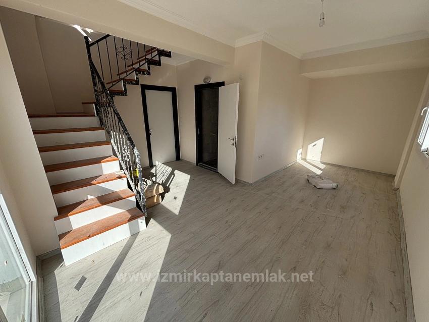 Дуплекс 2+2 На Продажу В Мендерес Гюмюльдур Февзи Чакмак