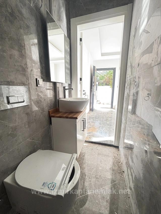 Вилла 2+1 На Продажу В 600 Метрах От Моря В Уркмезе, Чеферихисар, Измир