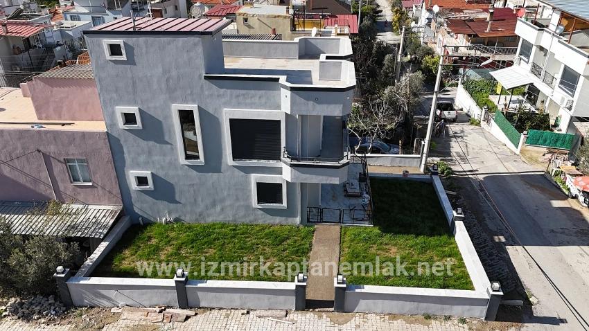 Для продажи Летний 3+1 в Mersin Alanı Seferihisar Ürkmez - 180 m²