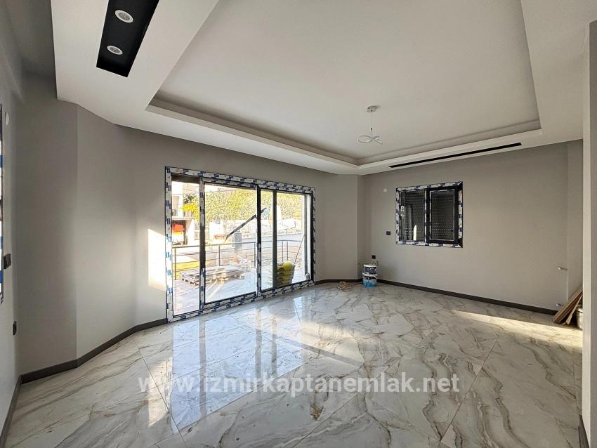 Для продажи Летний 3+1 в Mersin Alanı Seferihisar Ürkmez - 180 m²