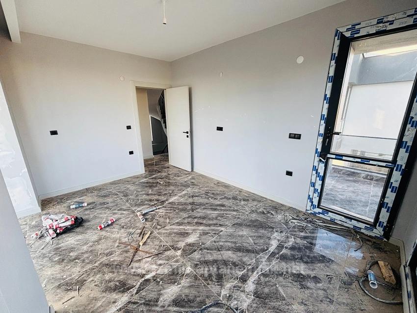 Вилла 2+1 С Просторным Садом В Закрытом Жилом Комплексе В Районе Джумхуриет, Сеферихисар, Измир.