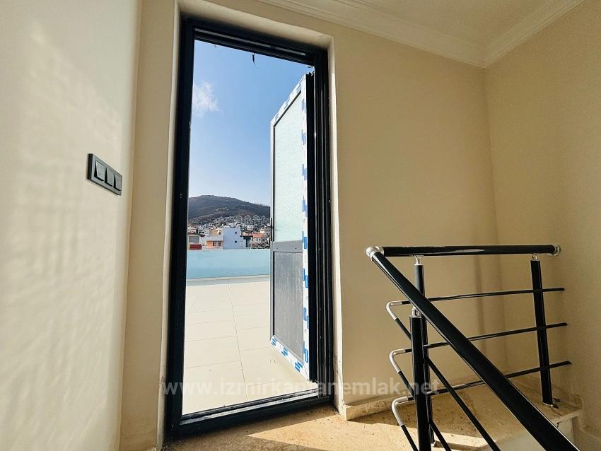 Вилла 2+1 С Просторным Садом На Продажу В Районе Ататюрк, Чеферихисар, Измир