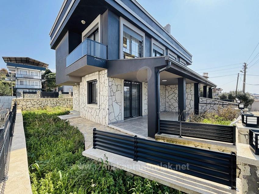 Вид На Море, Отопление Природным Газом, Двухквартирная Летняя Вилла 3+1 В Акардже, Чеферихисар, Измир