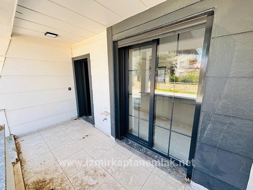 Для продажи Квартира 1+1 в Payamlı Seferihisar Doğanbey - 55 m²