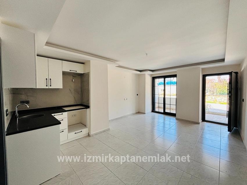 Для продажи Квартира 1+1 в Payamlı Seferihisar Doğanbey - 55 m²