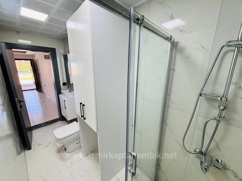 Продается Отремонтированная Квартира 1+1 В Измире, Район Сеферихисар Паямлы, Улица Дениз