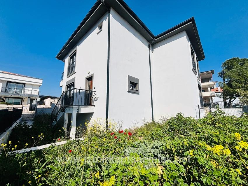 Для продажи Летний 2+1 в Payamlı Seferihisar Doğanbey - 85 m²