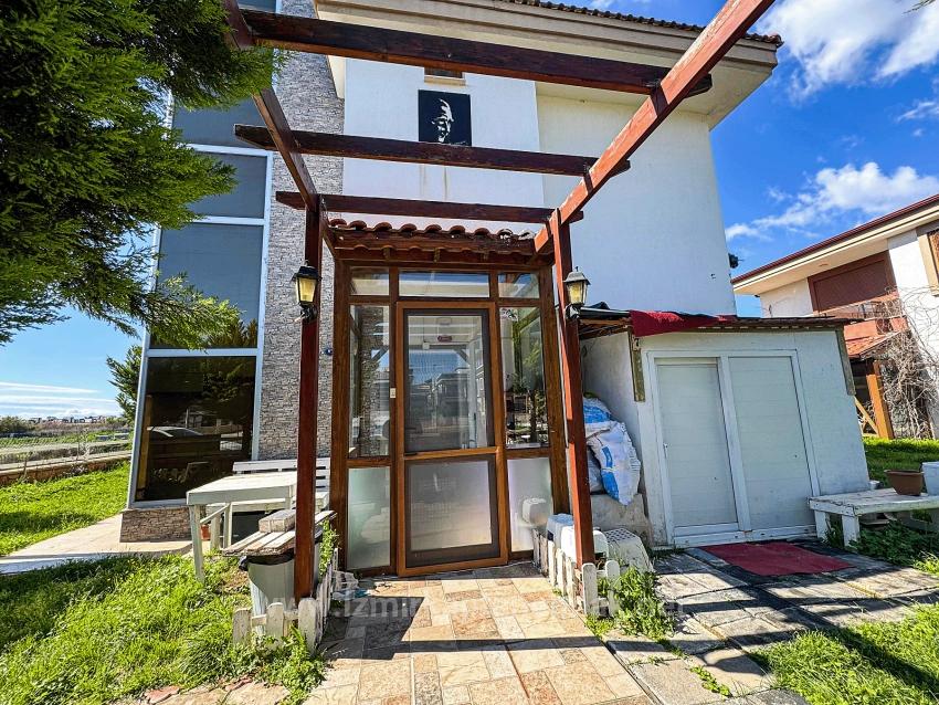 Продается Вилла 3+1 В Закрытом Жилом Комплексе С Бассейном В Районе Джумхуриет, Сеферихисар, Измир.