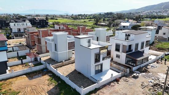 Отдельная Вилла 2+1 С Большим Садом На Продажу В Районе Джумхуриет, Чеферихисар, Измир