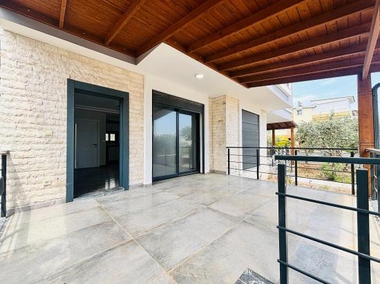 Двухуровневая Вилла 2+1 В Районе Джумхуриет, Сеферихисар, Измир