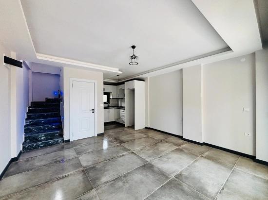 Двухуровневая Вилла 2+1 В Районе Джумхуриет, Сеферихисар, Измир