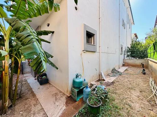 İzmir Seferihisar в районе Payamlı, 400m от моря, с садом, 3+1, продается вилла