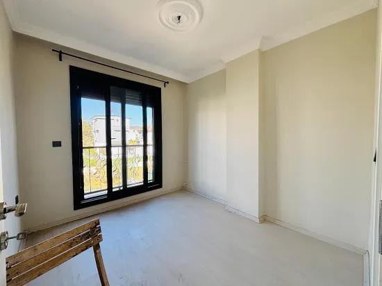 Отдельная вилла с общим входом 3+1 продаётся в İzmir Seferihisar Cumhuriyet Mahallesi