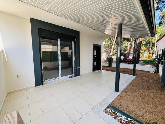 Новая Вилла 2+1 С Лицензией На Продажу С Садом В Районе Сеферихисар-Паямлы