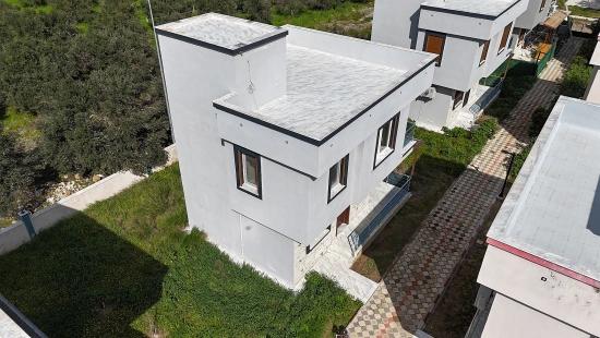 Отдельная Вилла 3+1 На Продажу В Закрытом Поселке В Джумхуриете, Сеферихисар, Измир