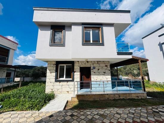 Отдельная Вилла 3+1 На Продажу В Закрытом Поселке В Джумхуриете, Сеферихисар, Измир