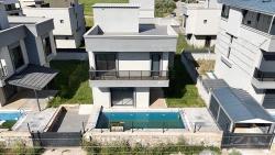 Для Продажи Семейный Дом 3+1 в Cumhuriyet Seferihisar Doğanbey - 150 m²