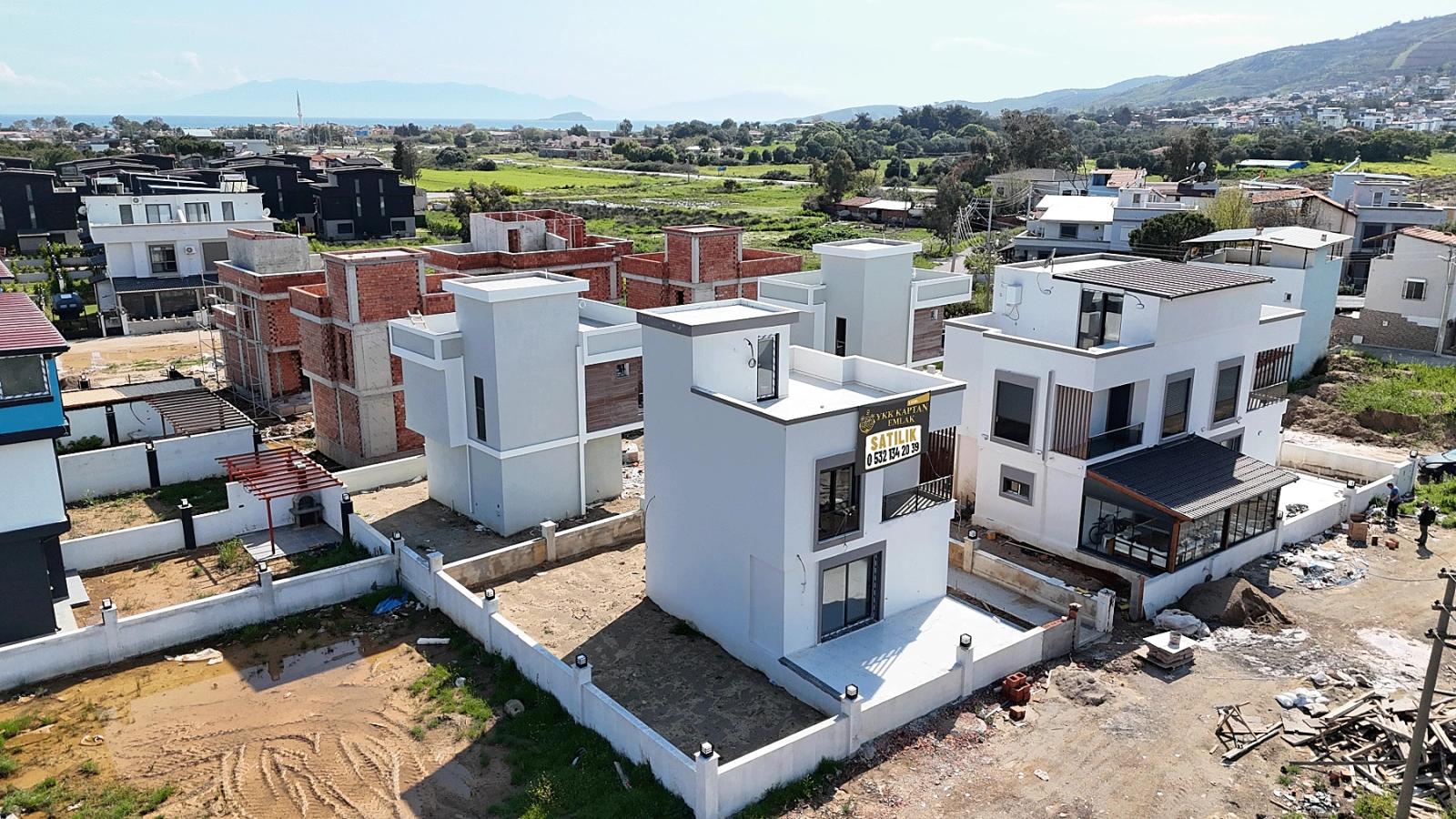 İzmir Seferihisar Cumhuriyet Mahallesi’nde Geniş Bahçeli Satılık 2+1 Müstakil Villa