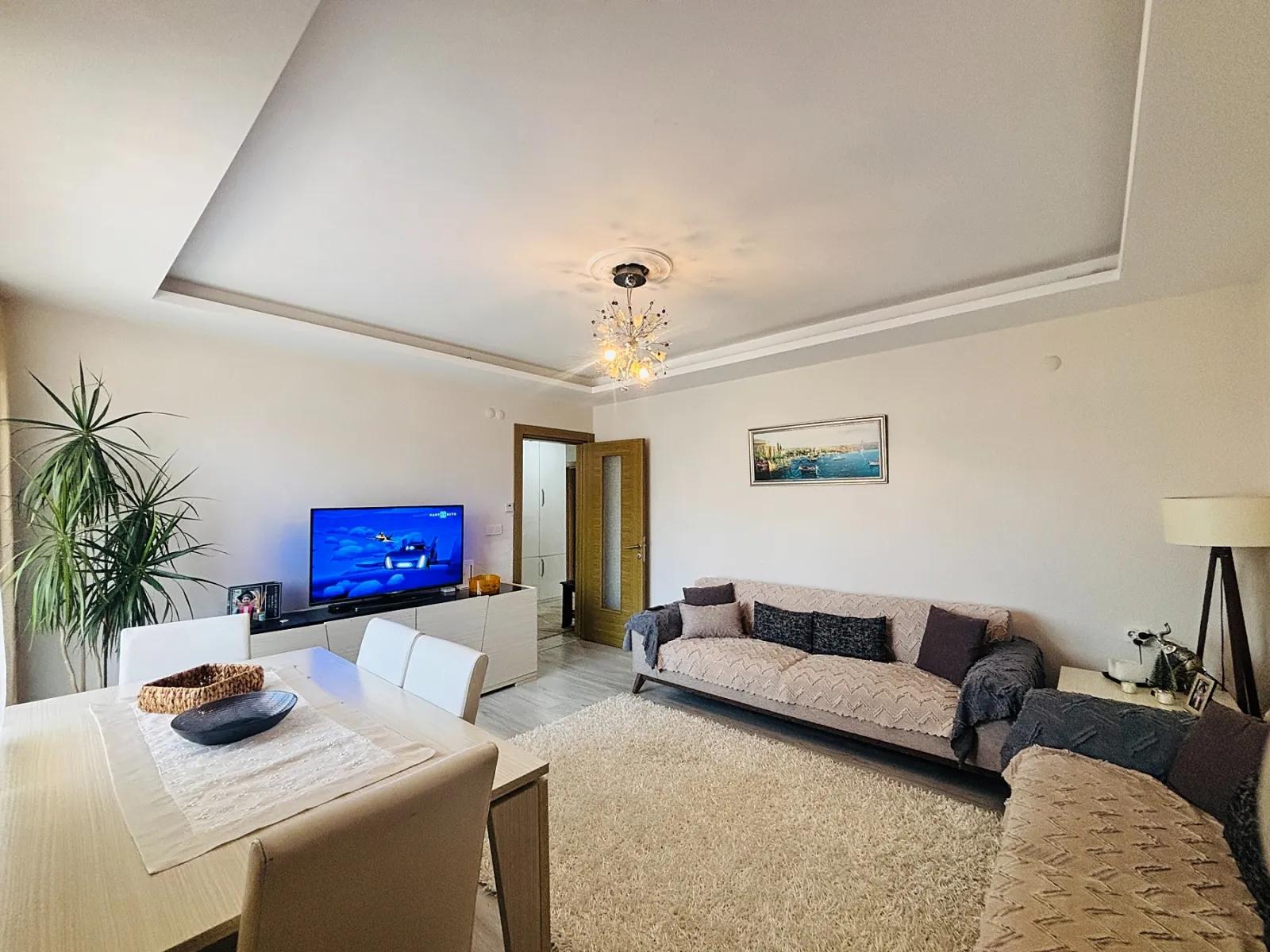 İzmir Seferihisar Camikebir Mahallesi’nde 3+1 Ayrı Mutfaklı Ara Kat Satılık Daire