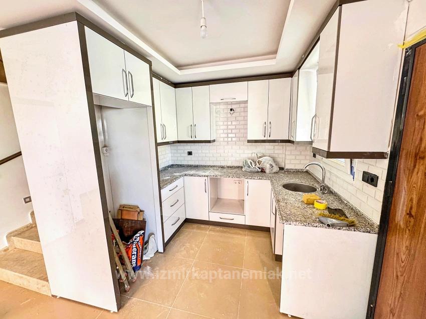 İzmir Seferihisar Payamlı Mahallesi’nde Denize Yürüme Mesafesinde Merkezi 2+1 Satılık Vil