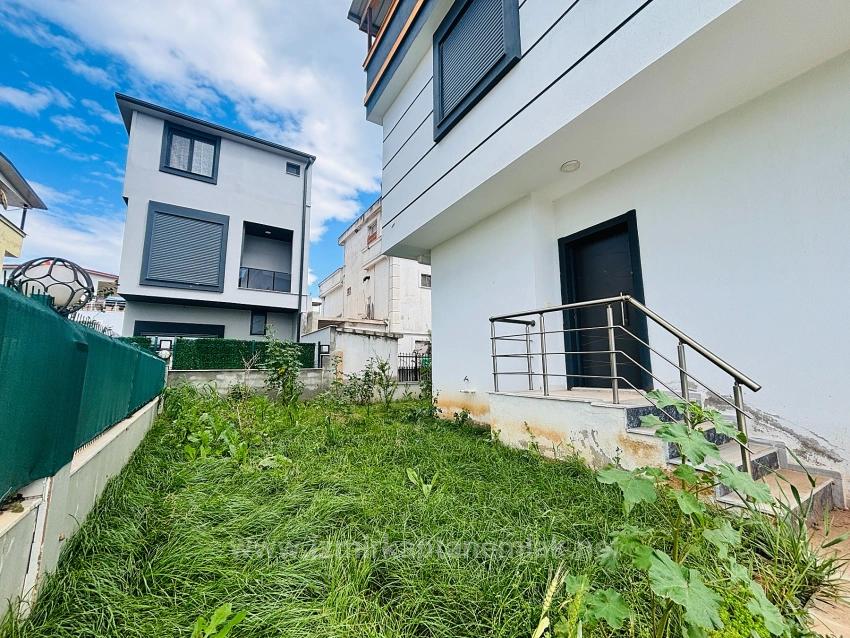 İzmir Seferihisar Payamlı Mahallesi’nde Merkezi Konumda 3+1 Bahçeli Villa