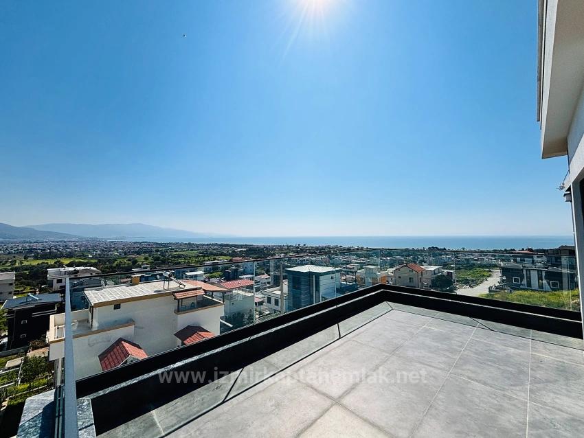 İzmir Seferihisar Atatürk Mahallesi’nde Full Deniz Manzaralı Ultra Lüks 3+1 Villalar