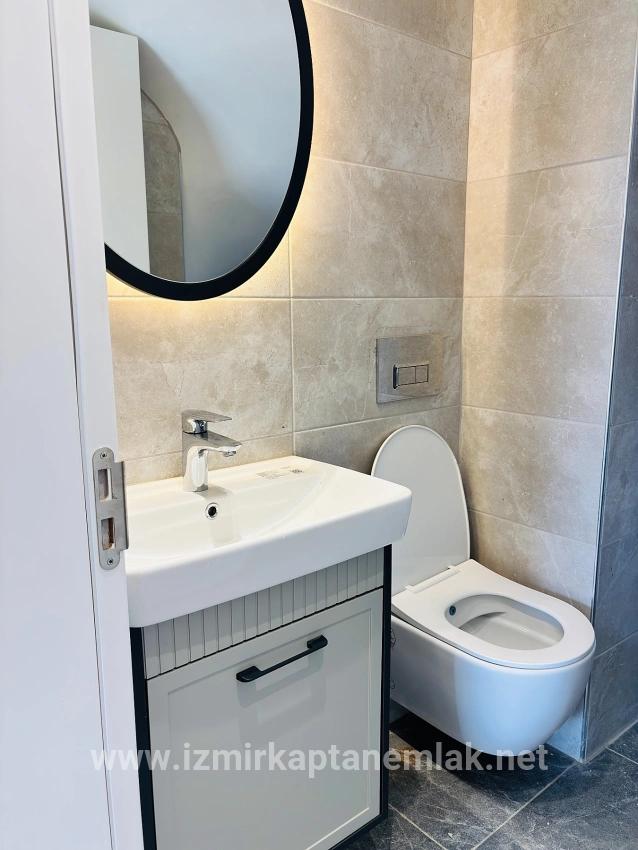 Seferihisar Doğanbey Atatürk Mah. Satılık 3+1 Yazlık - 220 m²