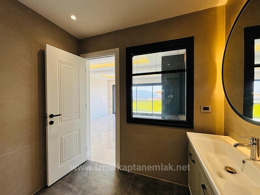 İzmir Seferihisar Atatürk Mahallesi’nde Full Deniz Manzaralı Ultra Lüks 3+1 Villalar