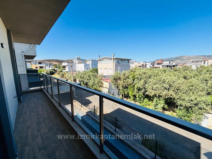 İzmir Seferihisar Cumhuriyet Mahallesi’nde 3+1 Havuzlu Satılık Müstakil Villa