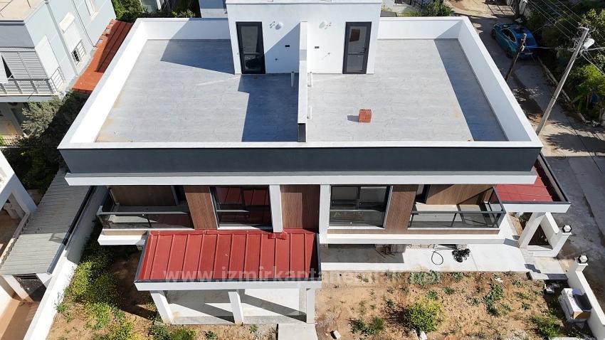 İzmir Seferihisar Payamlı Mahallesi’nde Denize 300M 3+1 Satılık İkiz Villa