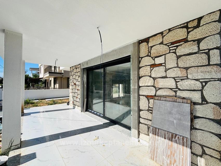İzmir Seferihisar Payamlı Mahallesi’nde Denize 300M 3+1 Satılık İkiz Villa