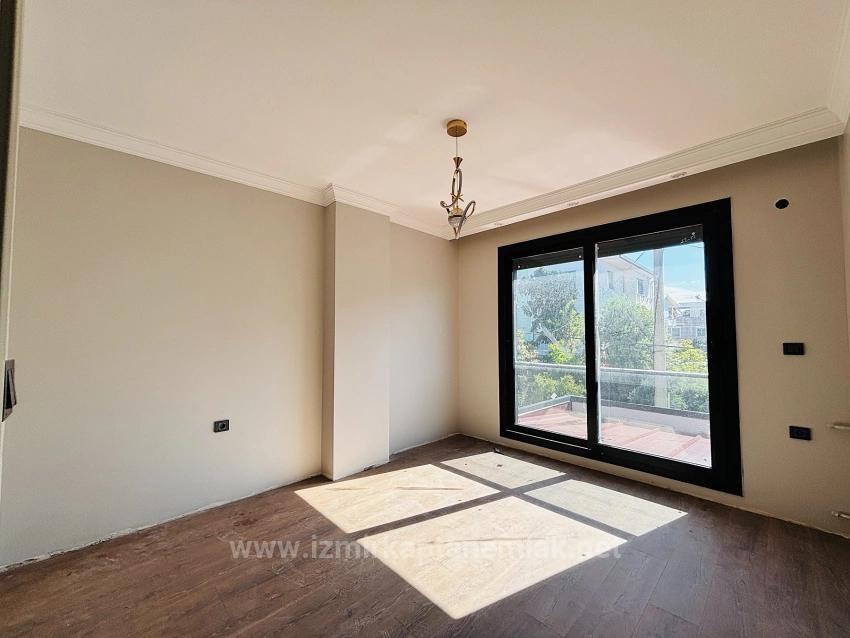 İzmir Seferihisar Payamlı Mahallesi’nde Denize 300M 3+1 Satılık İkiz Villa