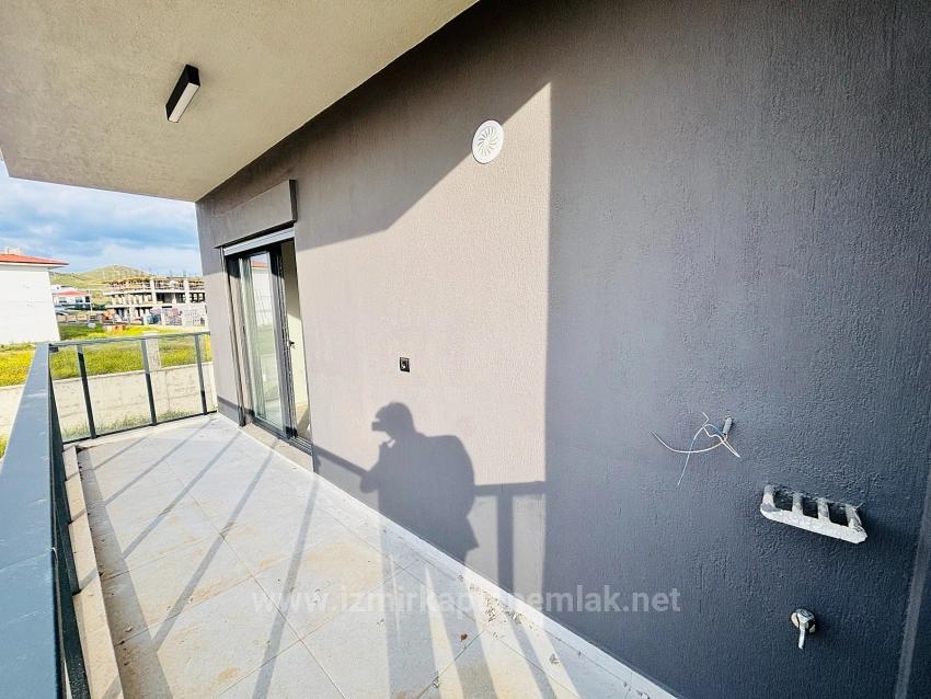 İzmir Seferihisar Çolak İbrahim Bey Mahallesi’nde 2+1 Kiralık Ara Kat Daire