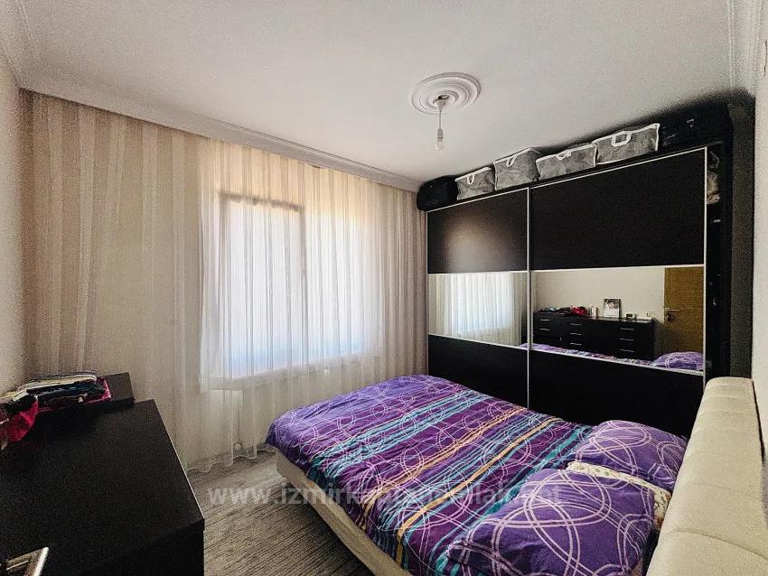 İzmir Seferihisar Camikebir Mahallesi’nde 3+1 Ayrı Mutfaklı Ara Kat Satılık Daire