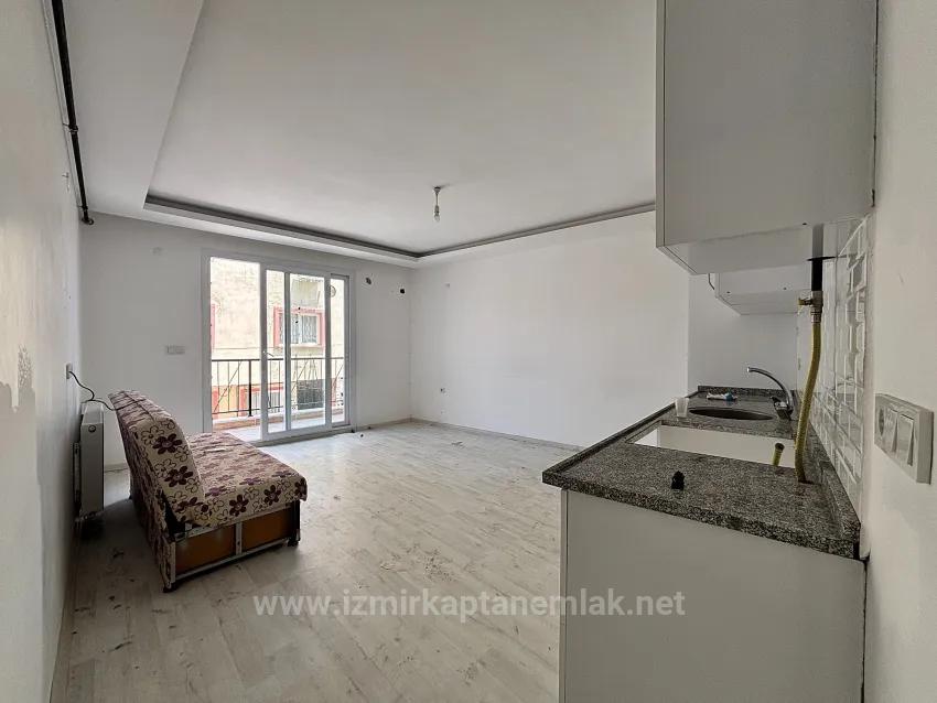 İzmir Seferihisar Hıdırlık Mahallesi’nde 2+1 Otoparklı 1. Kat Kiralık Daire