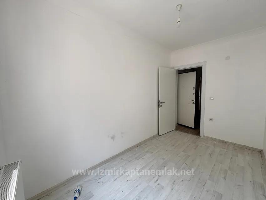 İzmir Seferihisar Hıdırlık Mahallesi’nde 2+1 Otoparklı 1. Kat Kiralık Daire