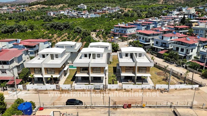 Seferihisar Ürkmez Mersin Alanı Mah. Satılık 3+1 Yazlık - 144 m²