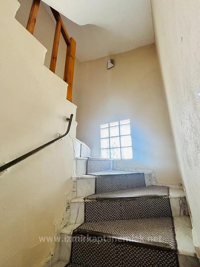 İzmir Seferihisar Cumhuriyet Mahallesi’nde 3+1 Bahçeli Villa