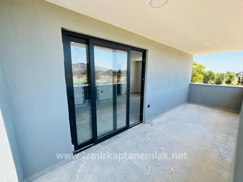 Seferihisar Doğanbey Cumhuriyet Mah. Satılık 3+1 Yazlık - 125 m²