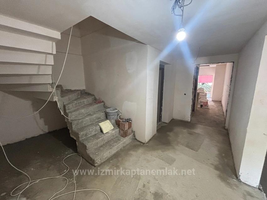 İzmir Seferihisar Hıdırlık’da Güzel Konumda 1+1 Ara Kat Daire