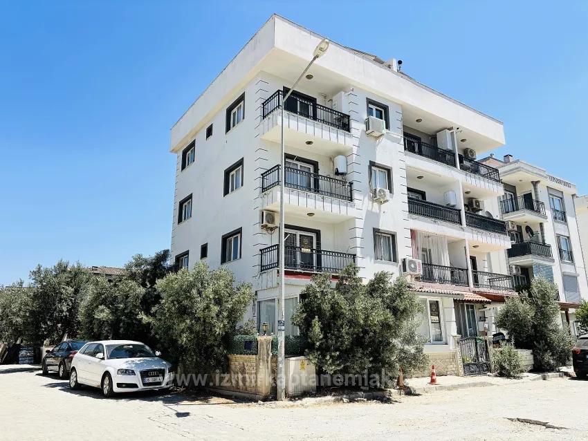 Seferihisar Çolak İbrahim Bey Mahallesi'nde Müstakil Girişli 2+1 Daire Dubleks
