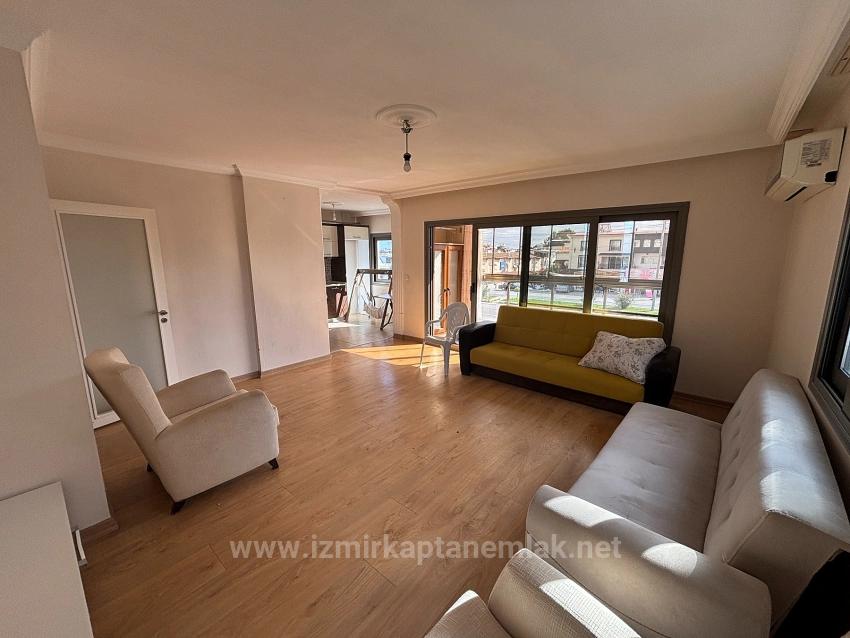 Seferihisar Bengiler’de Cadde Üzerinde 2+1 Ara Kat Daire