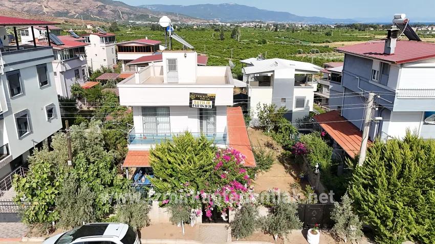 İzmir Seferihisar Cumhuriyet Mahallesi’nde 310 m² İçerisinde satılık 3+1 dubleks villa