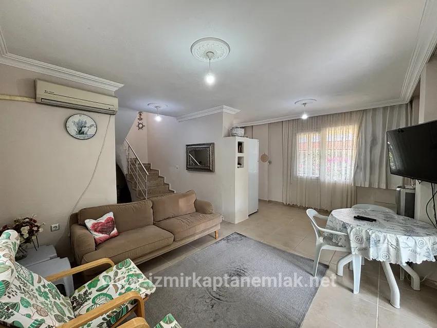 İzmir Seferihisar Cumhuriyet Mahallesi’nde 310 m² İçerisinde satılık 3+1 dubleks villa